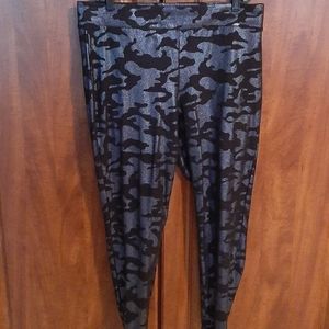 PLUS SIZE Gray /& Black Camo Floral Leggings Camouflage Army Print TC Curvy 12-18